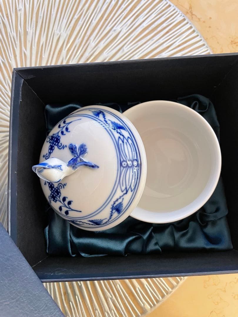 マイセンブルーオニオンシューガーポット