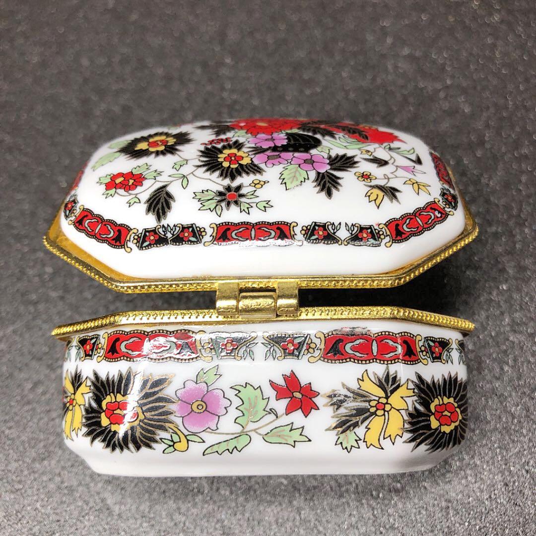 【未使用品】マイセン 金彩フラワー ピルケース  小物入れ