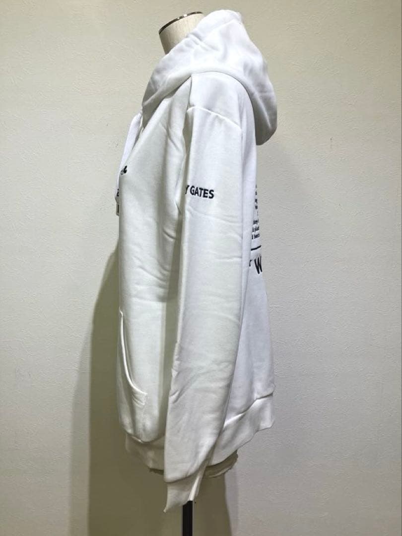 PEARLY GATES フード付きホワイトパーカー　サイズ2 Disney
