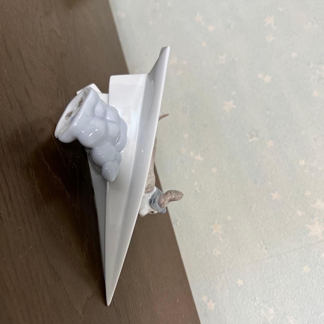 リヤドロ　犬　パイロット　紙飛行機