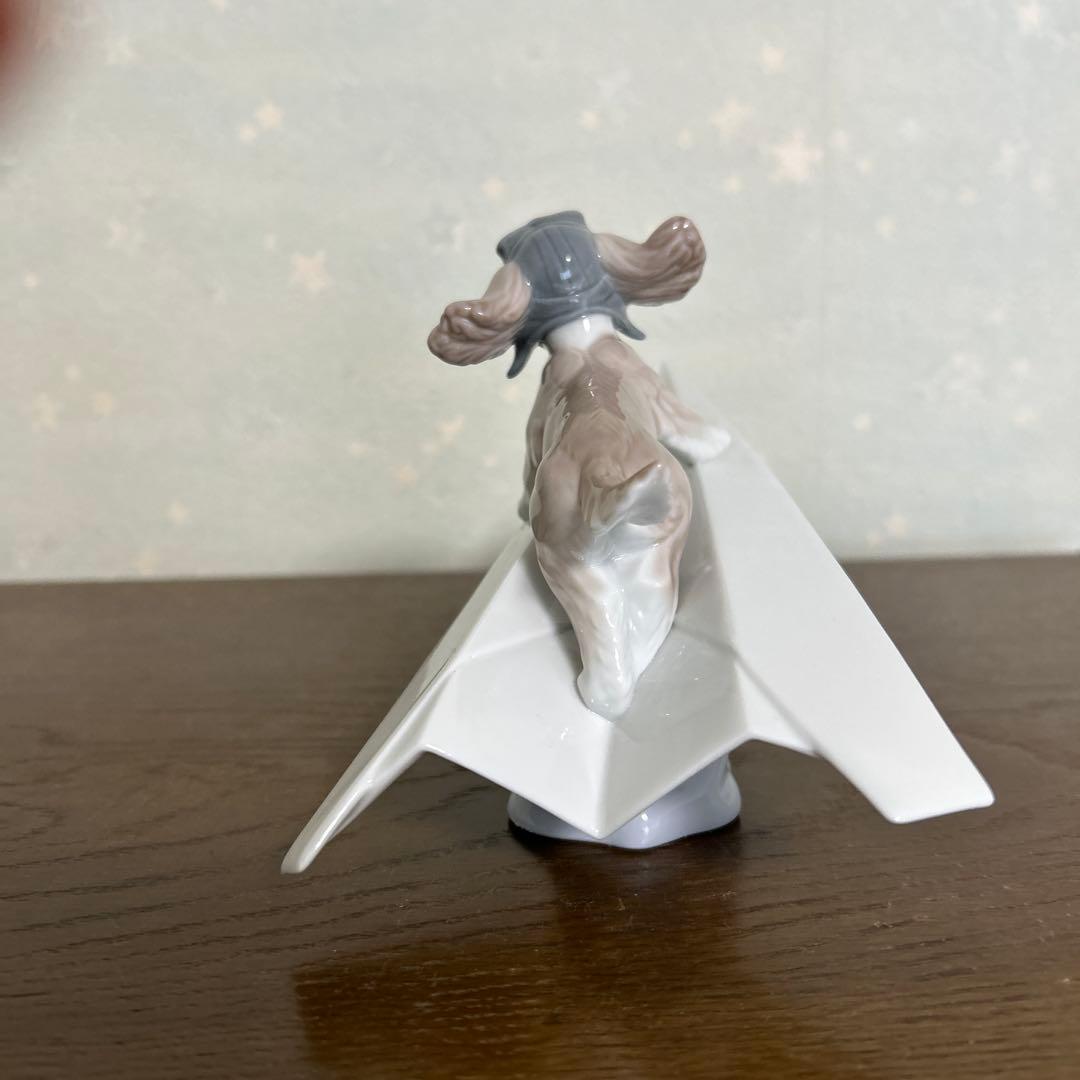 リヤドロ　犬　パイロット　紙飛行機