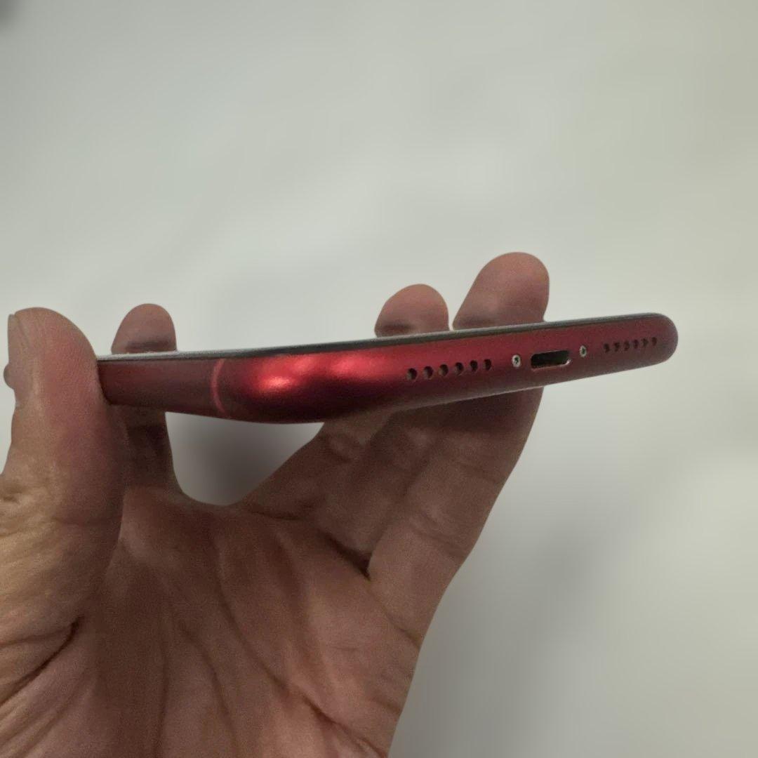 ②Apple iPhone 11 (赤色) 本体