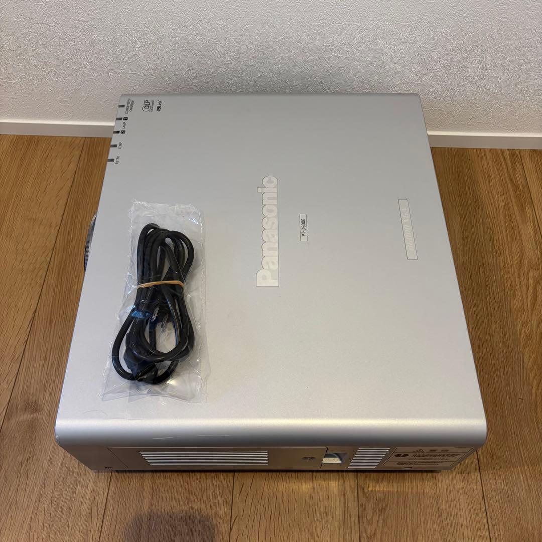 PanasonicDLPプロジェクタPT-D6000S 使用6538h 678h