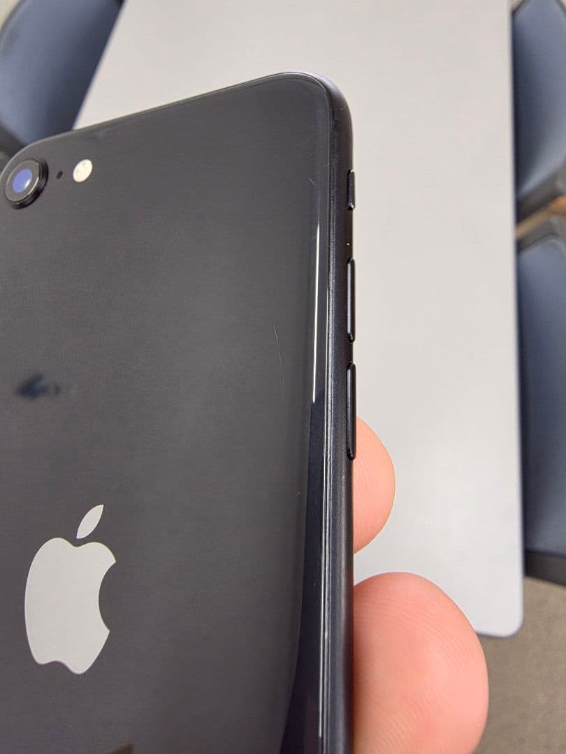 iPhone SE2 64GB ブラック SIMロック無し