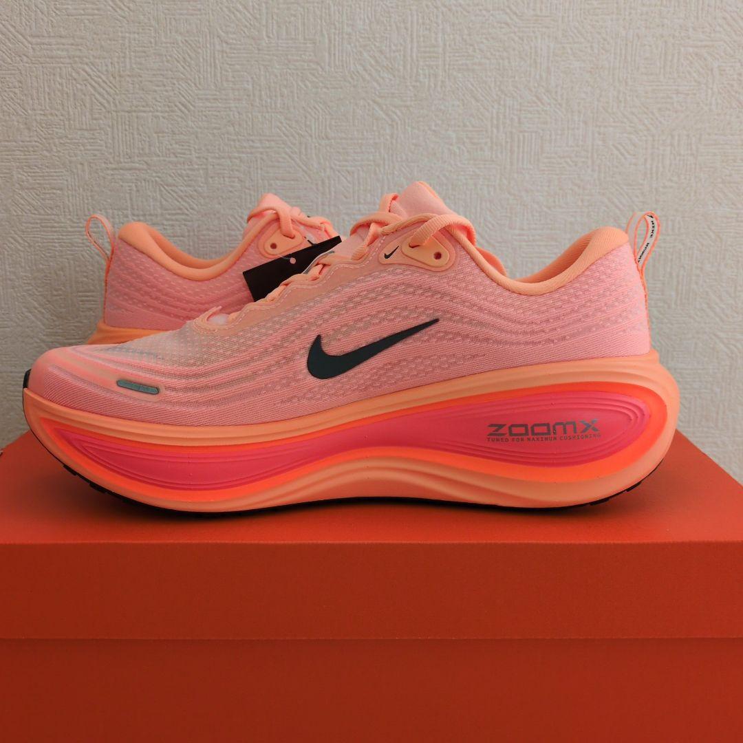 【新品未使用超人気モデル初期カラー】ナイキ ボメロプラス