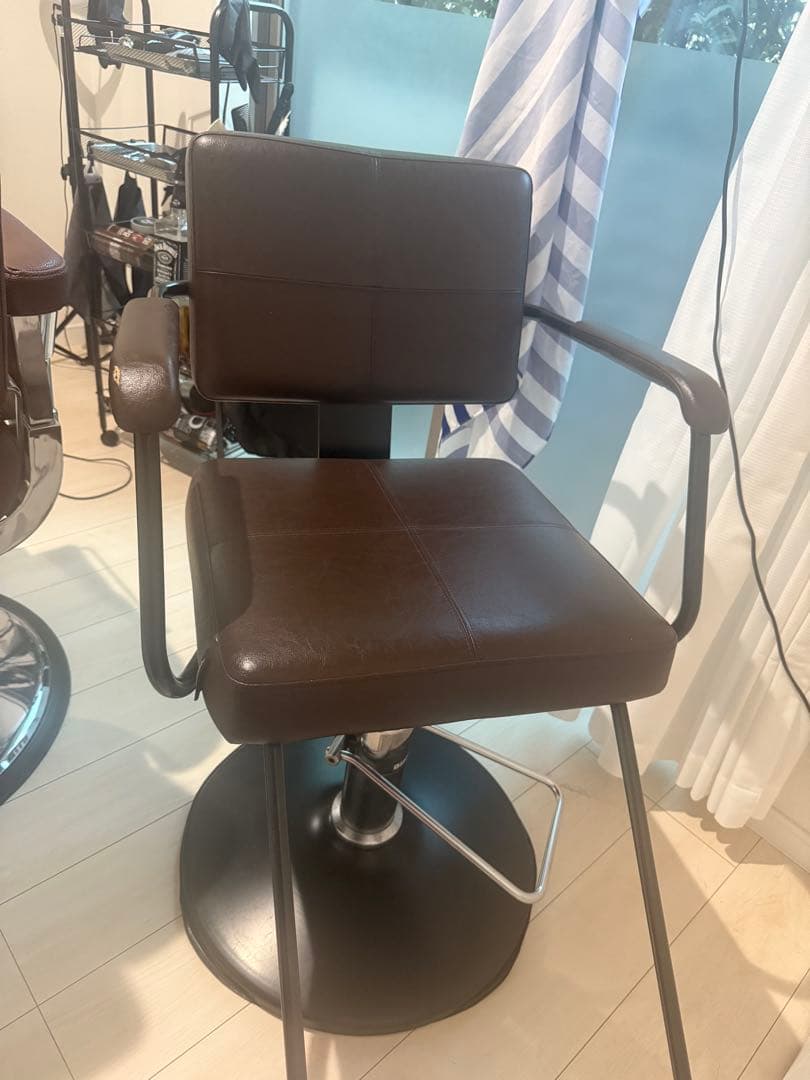タカラベルモント　スタイリングチェアー　バーバーチェアー