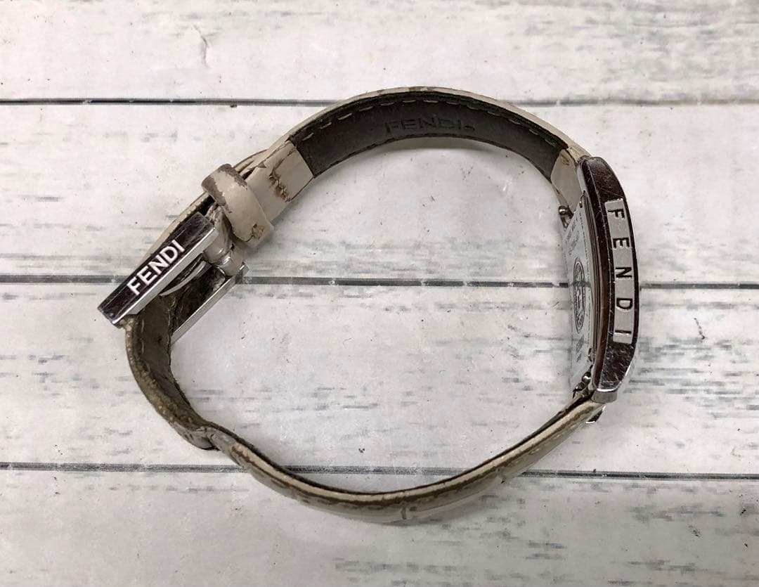 FENDI フェンディ 7000L 12PD シェル文字盤 腕時計　6861T