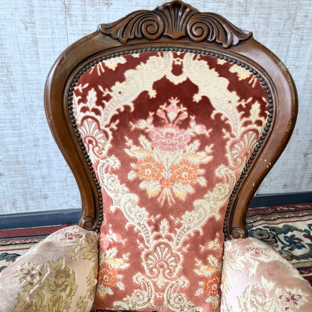 ②アンティーク ロココ様式 木製花柄アームチェア 一人掛けソファー リベット打ち