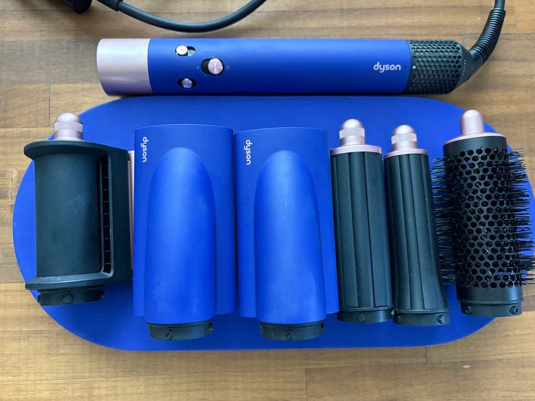 【美品】Dyson ヘアドライヤー アタッチメント6個付き