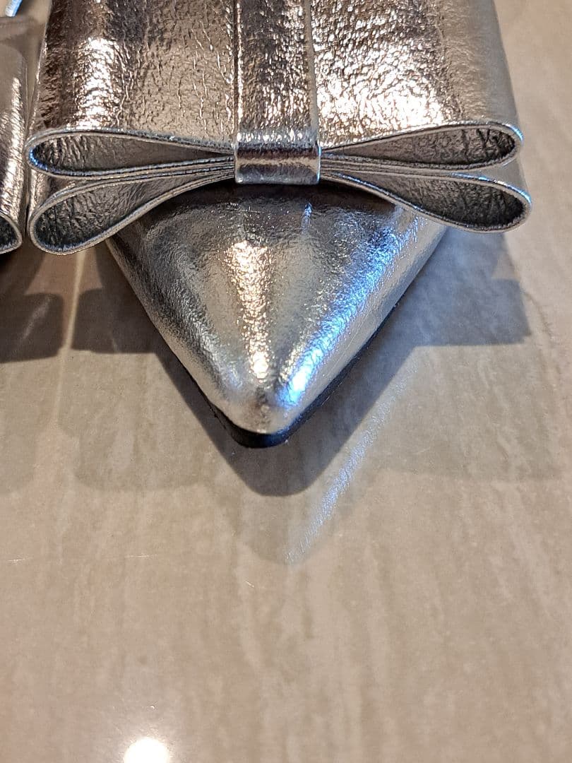 【人気完売】【美品】OHGA シルバー ポインテッドトゥ ミュール