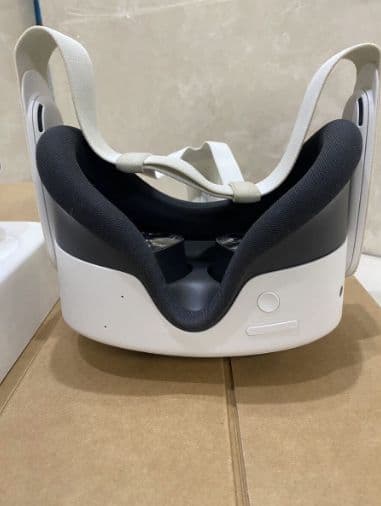  Quest 3S 128GB 充電ケーブルなし【EG4081】