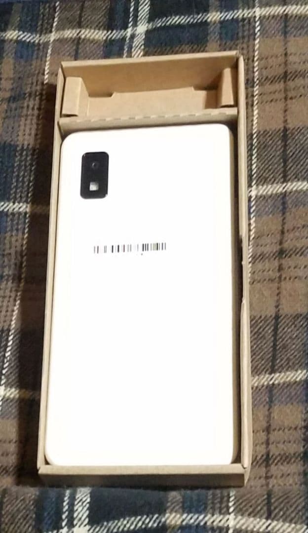 U-ko　　AQUOS wish3 ドコモ　新品　ホワイト