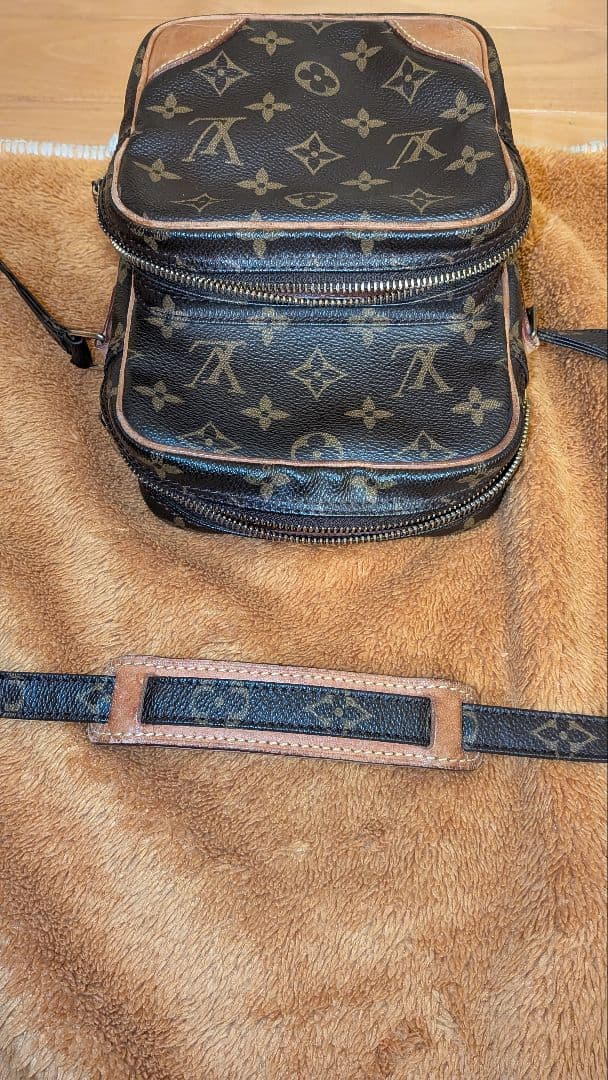 Louis Vuitton ショルダーバッグ　アマゾン