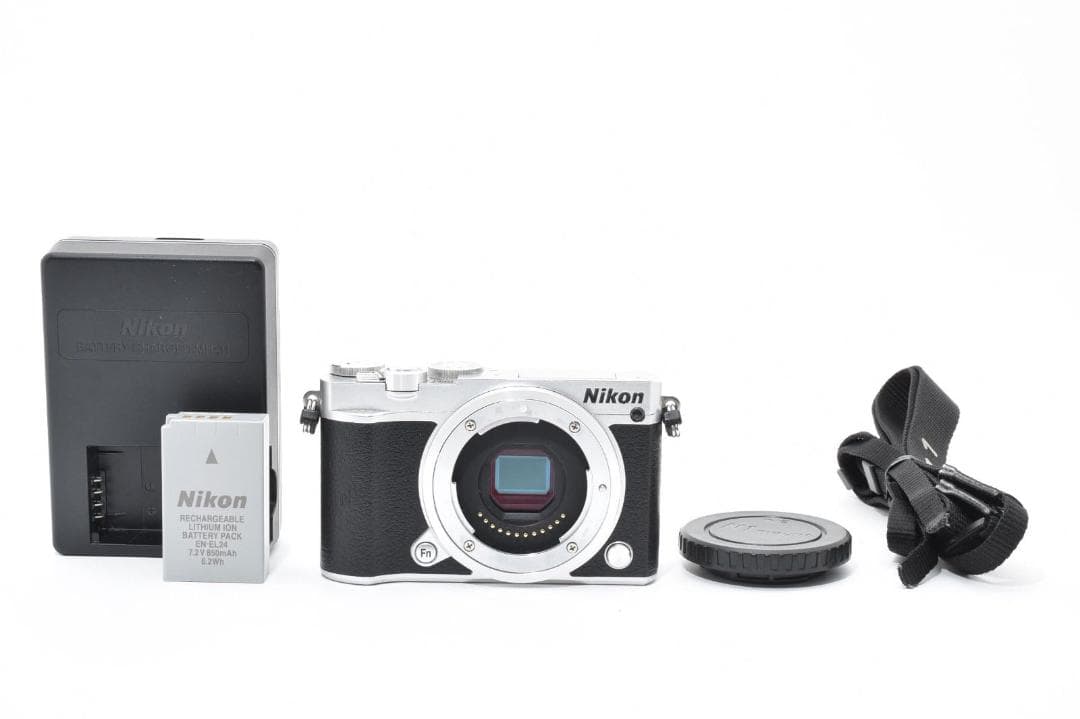【美品】ニコン NIKON J5 小型軽量ミラーレス一眼カメラ Wi-Fi内蔵