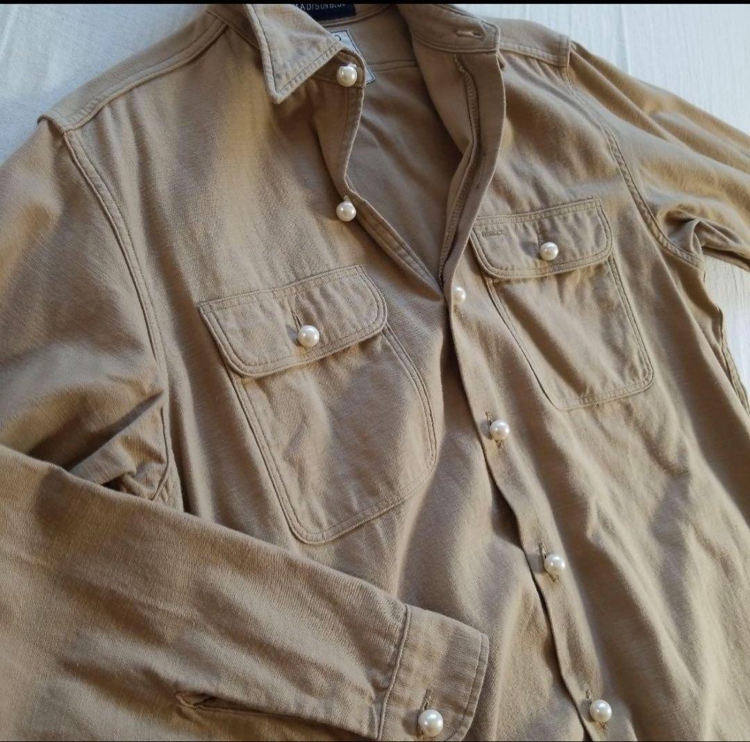 マディソンブルー パールボタン ハンプトン シャツ ベージュ