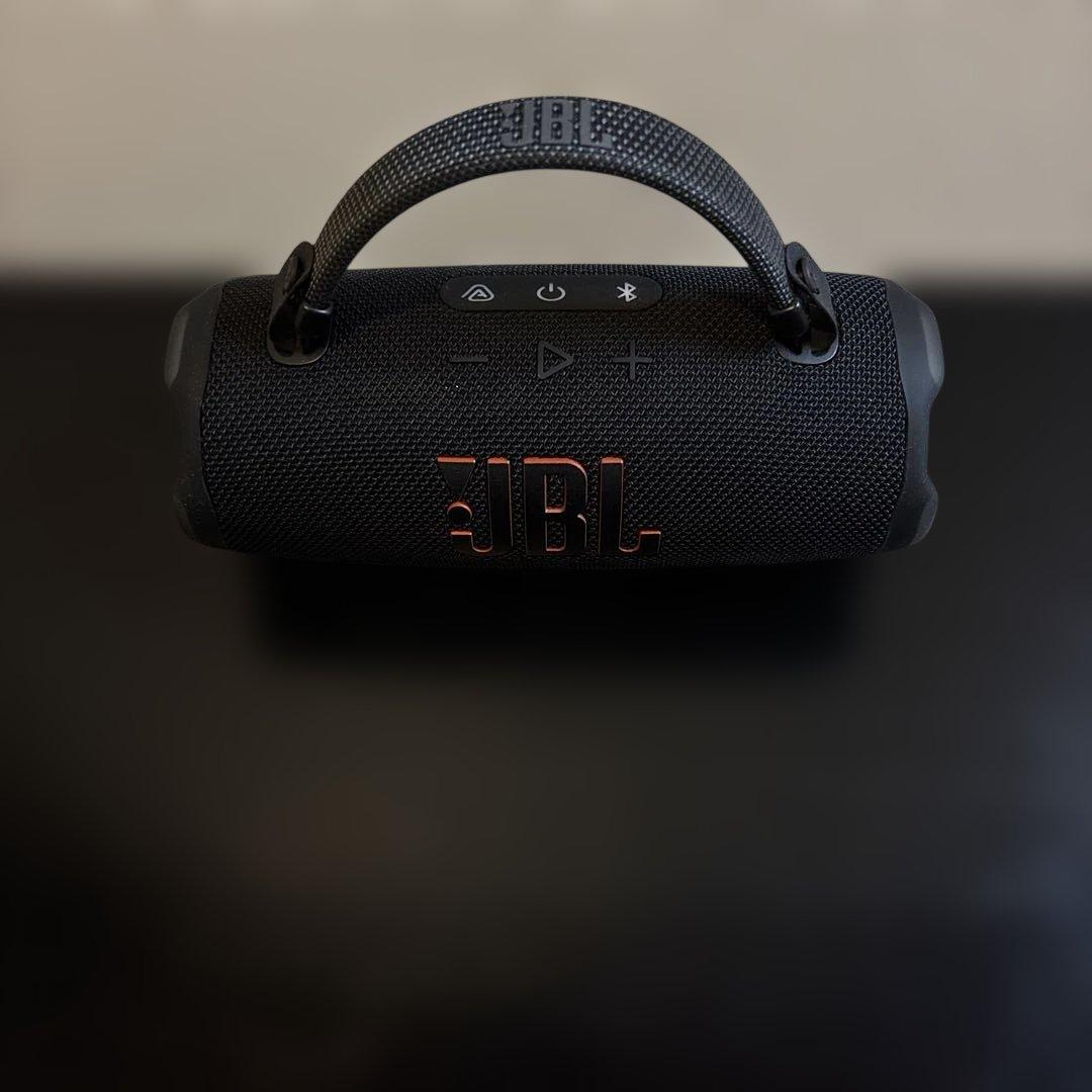 美品　JBL Charge 6 ポータブルスピーカー　 ブラック　お買い得品