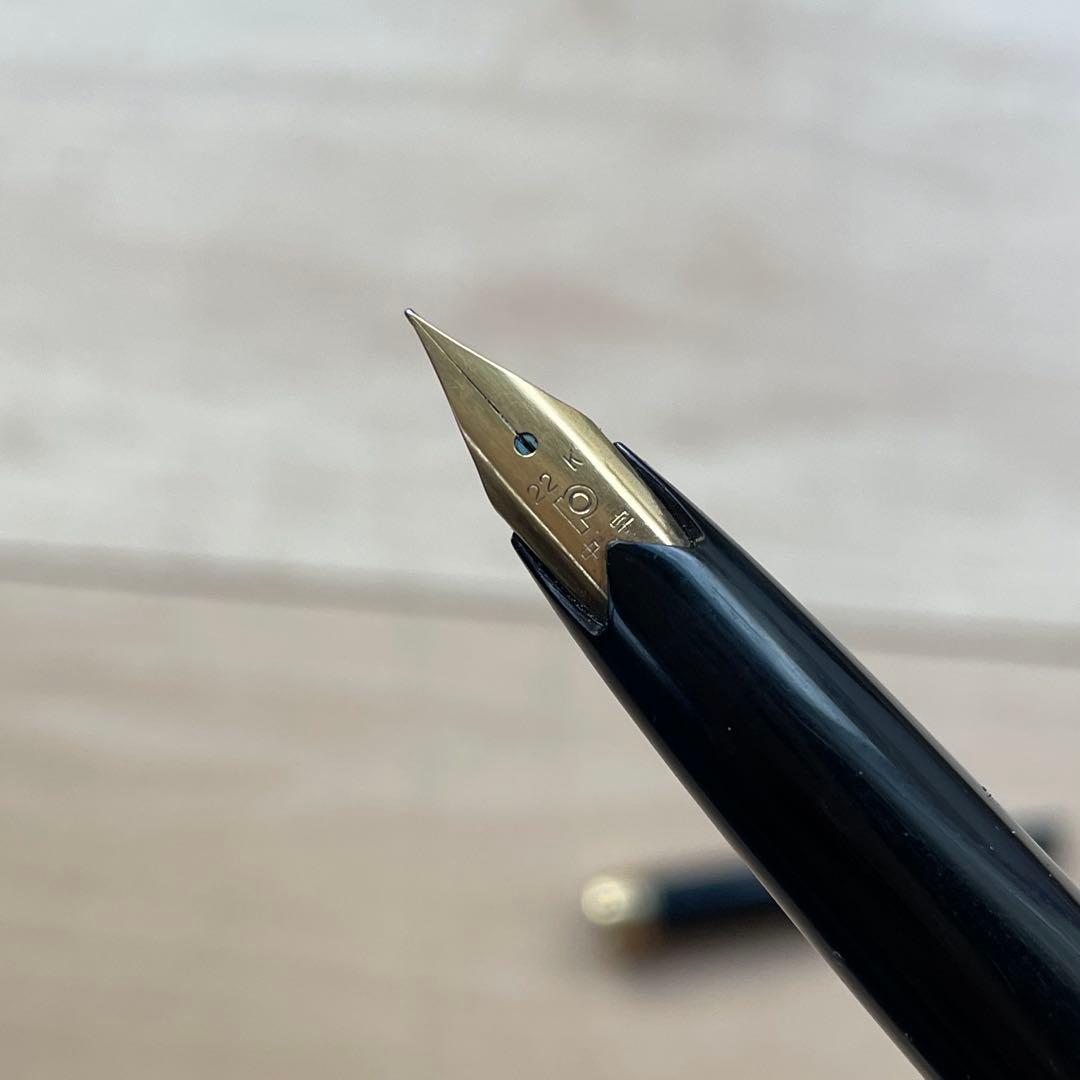 プラチナ 22 万年筆 ペン先22K刻印。0