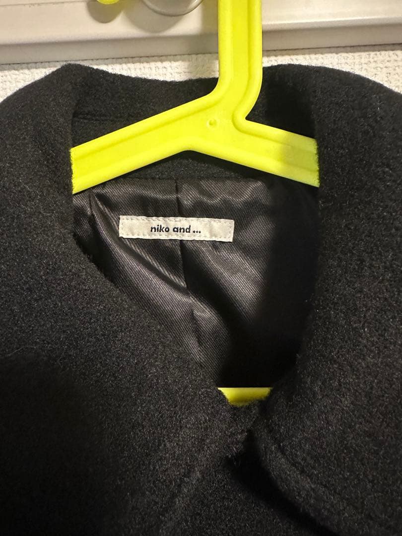 【新品未使用品タグ付き】niko and… ライトモッサドルマンジャケットコート