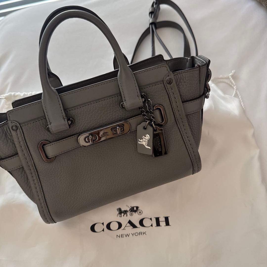 coach スワッガー　グレー
