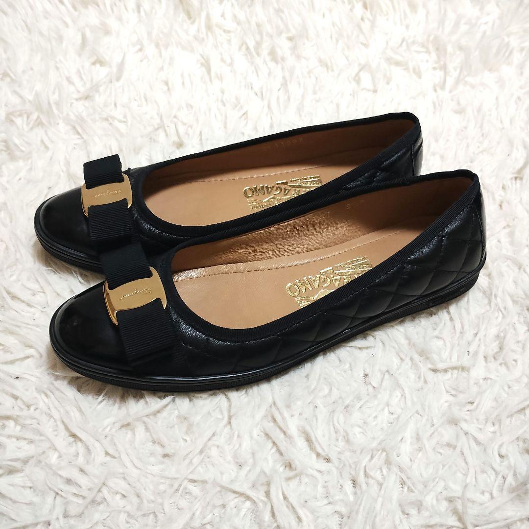 美品◎ フェラガモ ルフィナ 5.5 フラット ヴァラ キルティング 黒