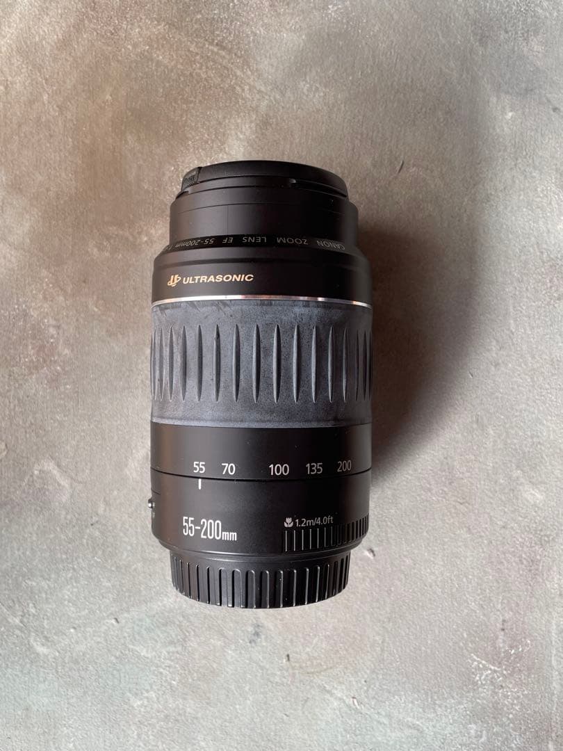 Canon EOS Digital デジタル一眼レフカメラと望遠レンズ