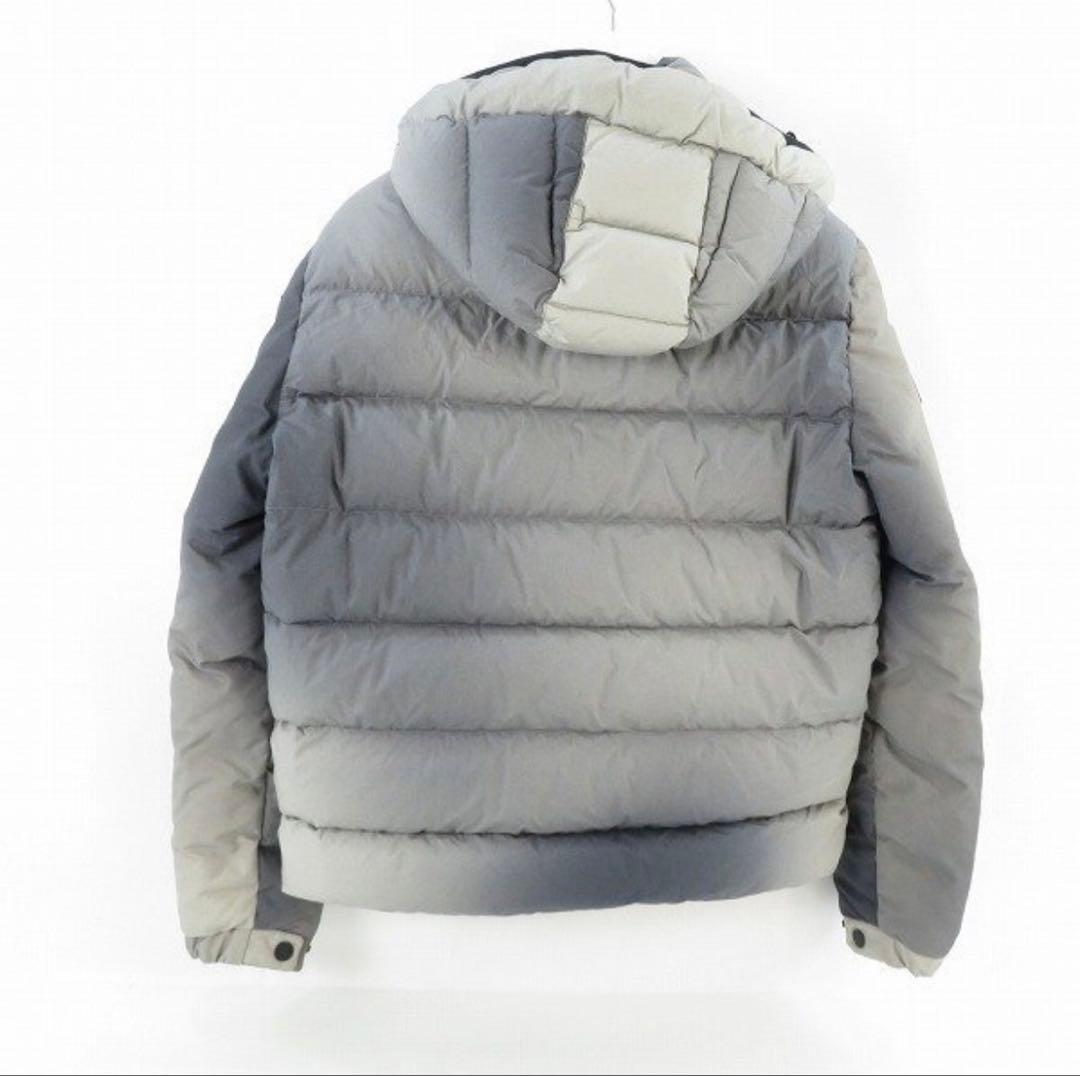 モンクレール オフホワイト グレー 2 ダウンジャケット