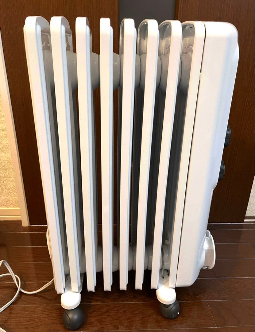 美品 Delonghi オイルヒーター RHJ35M0812-DG