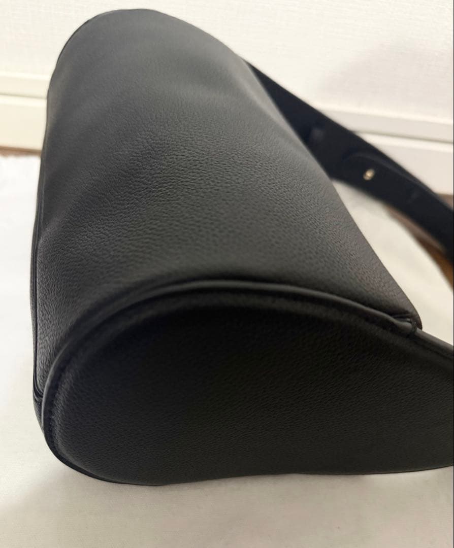 【未使用】CAFUNE カフネ ドロップダッフル　ハンドバッグ ブラック レザー