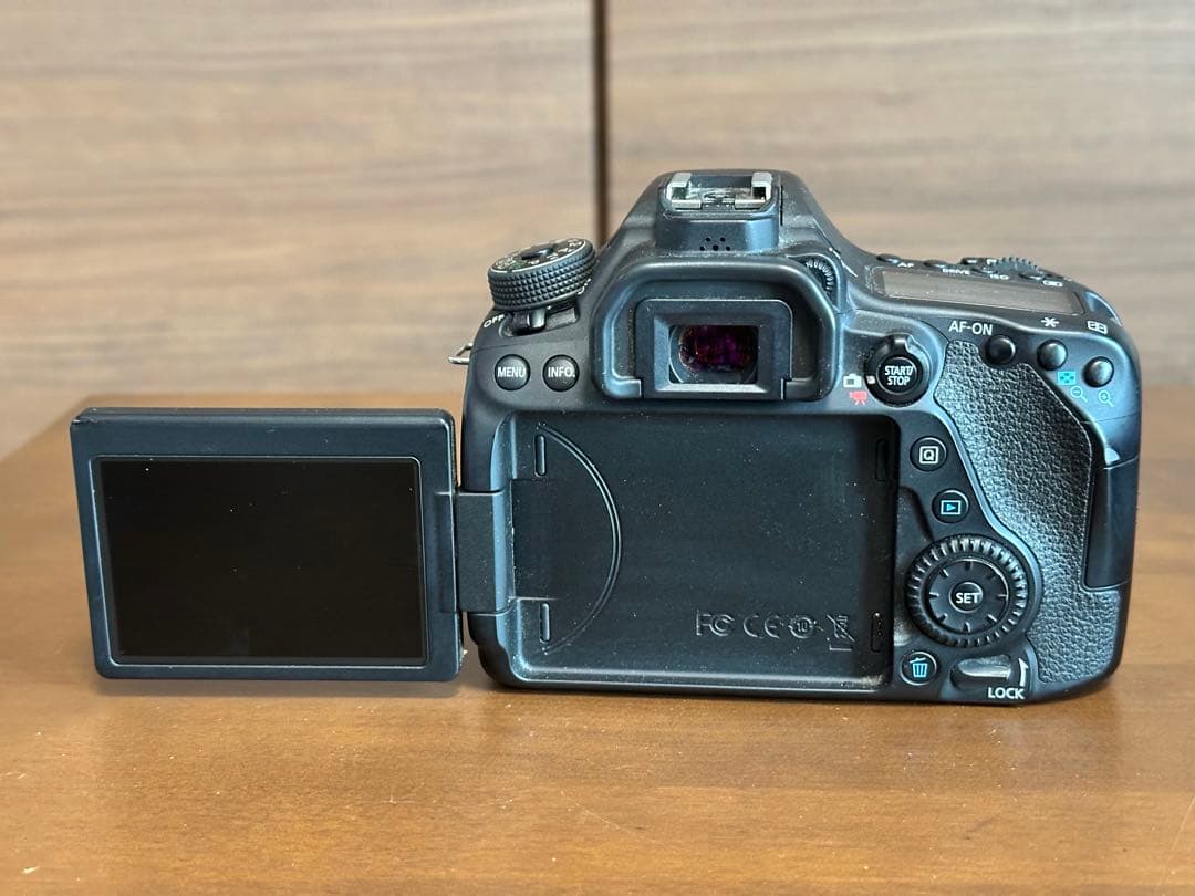 Canon EOS 80D ボディ