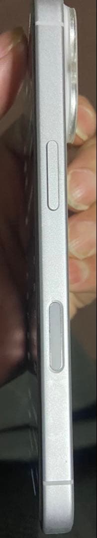 iPhone 16 128GB simフリー利用制限○ カメラレンズ割れ、傷あり