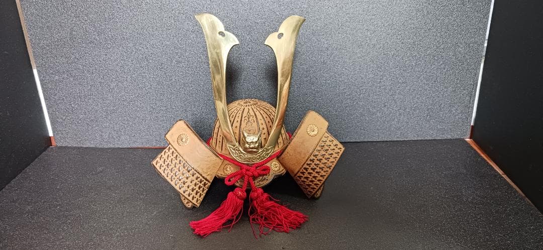 【希少品】　高岡　金次銅器製　出世兜　兜　金属工芸 鉄製 鋳物　端午の節句　置物