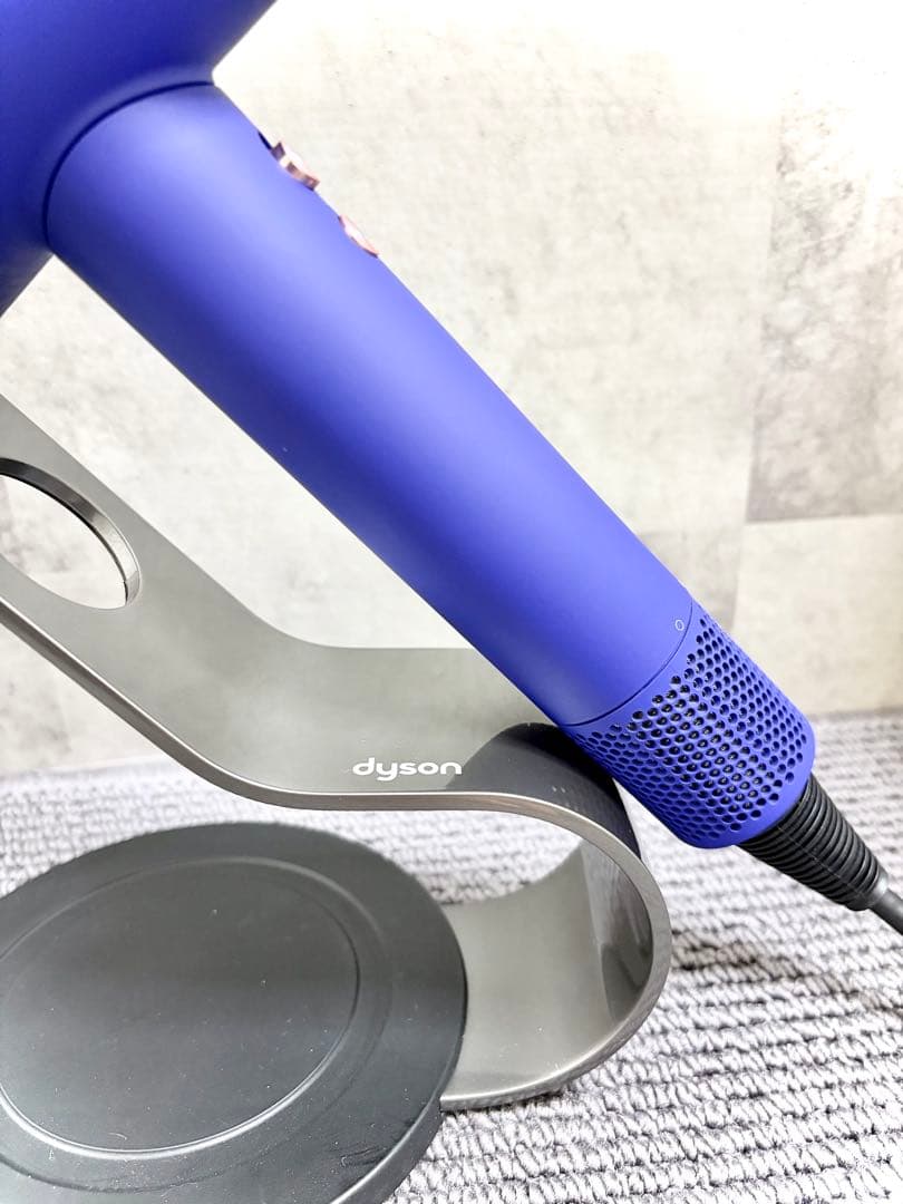 【美品】ダイソン dyson ドライヤー HD08
