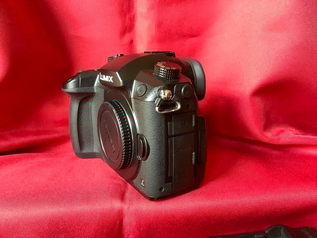 LUMIX GH5 デジタル一眼レフカメラ 本体