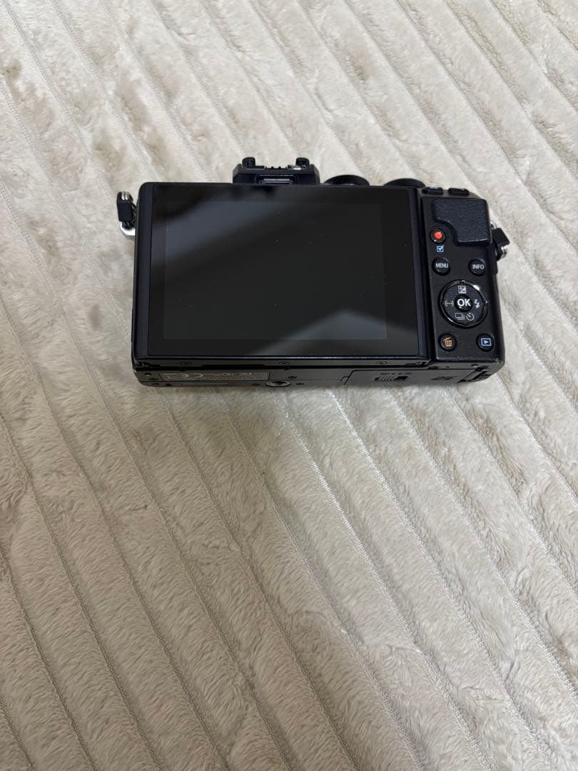 OLYMPUS PEN Lite E-PL7 ミラーレス一眼