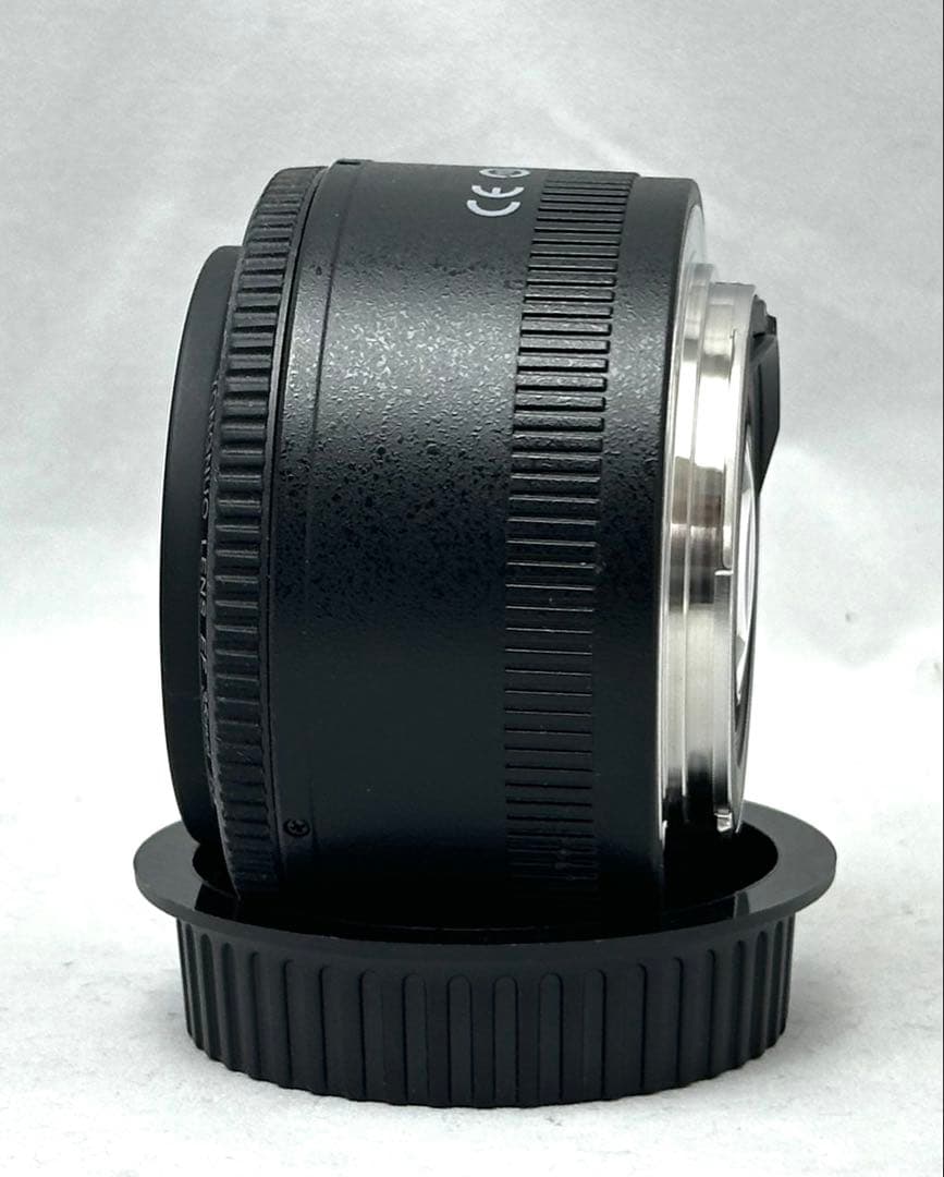 YONGNUO EF 35mm f/2 レンズ