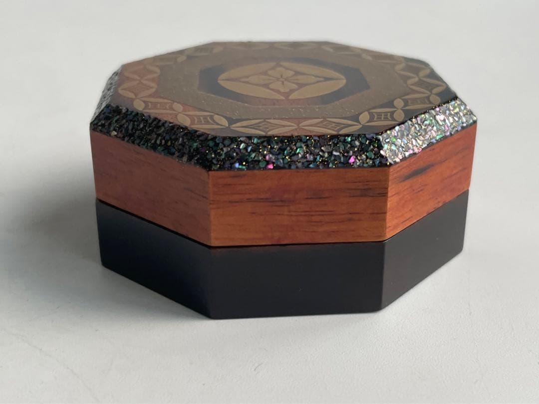茶道具　茶平一斎　七宝八角香合　黒柿　木地香合　共箱　輪島塗　螺鈿　漆器