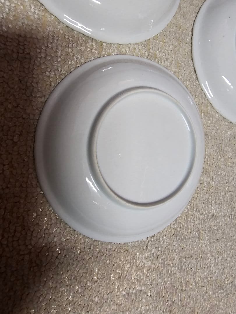 中国古美術 蔵出し品 新渡品 陽刻染付昆虫文皿 薄手 貴重な5枚組