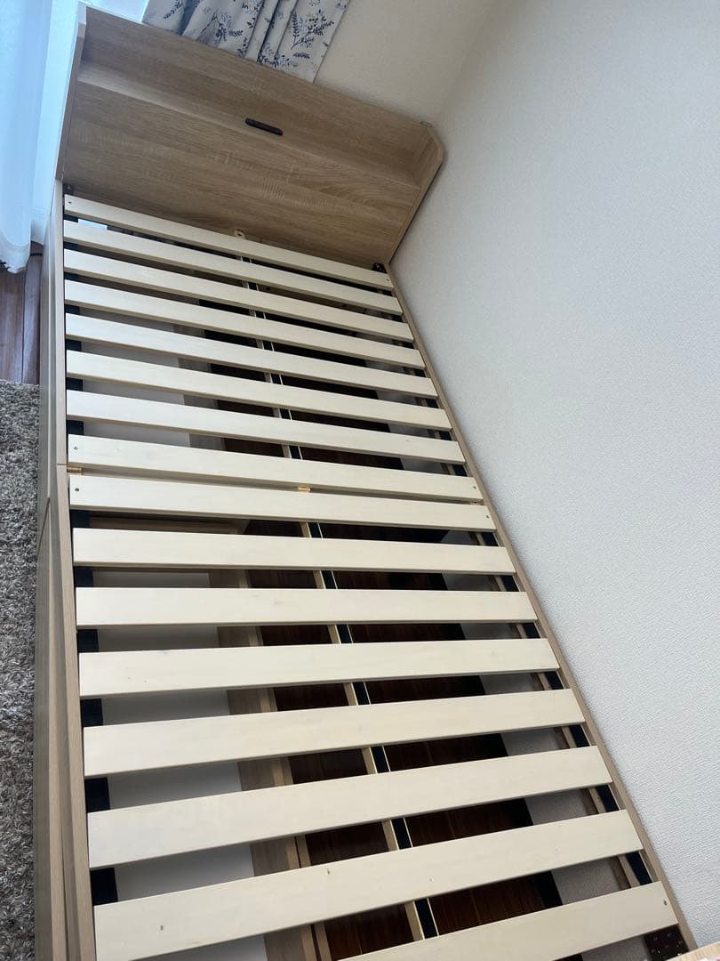 シングル 棚コンセント付きチェストベッドフレーム