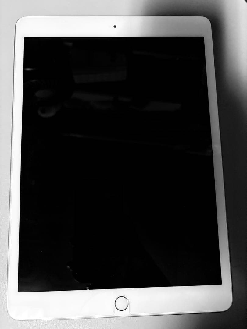 iPad 第7世代 32GB ゴールド Wi-Fi + Cellularモデル