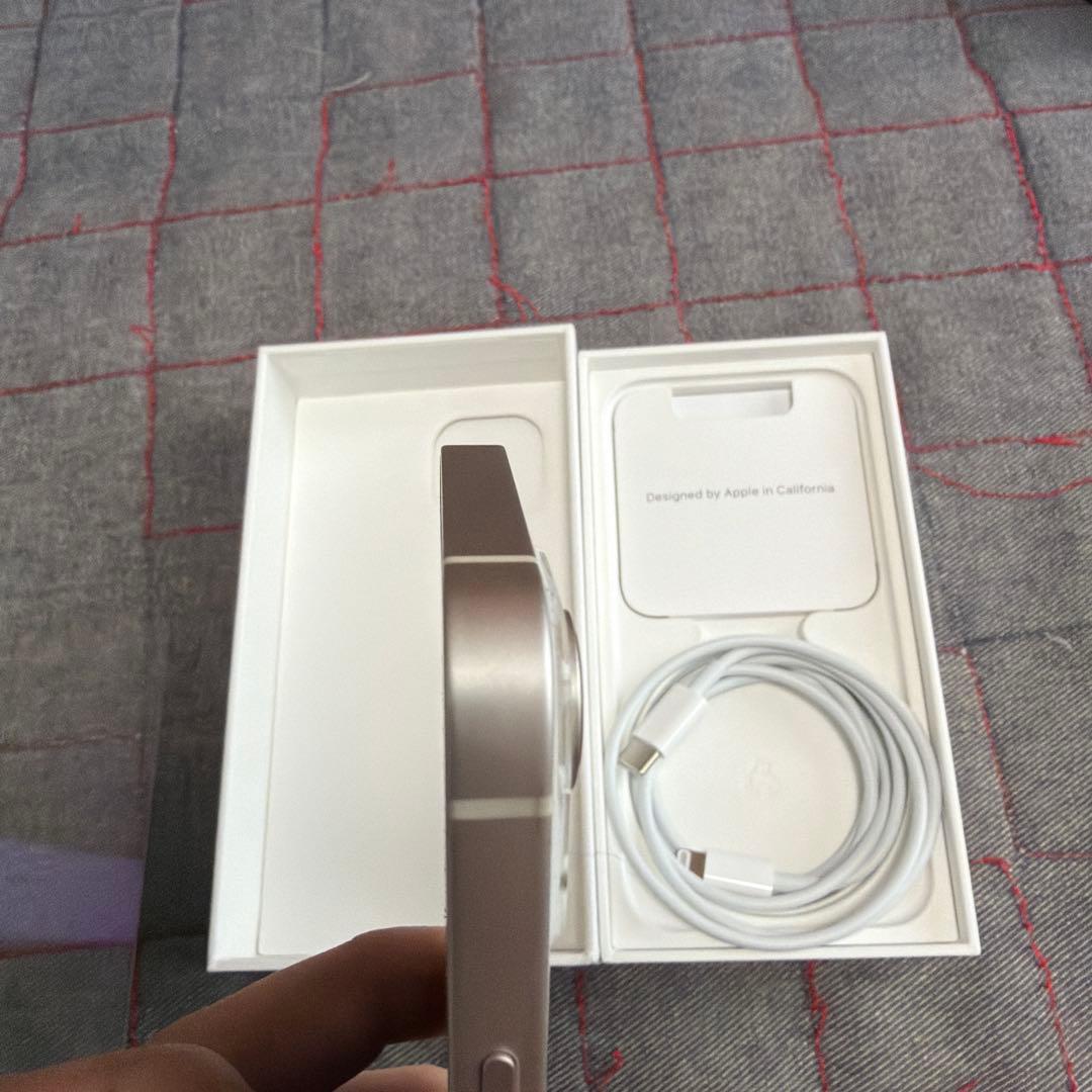 ぐっさん iPhone13mini スターライト au 初期化済み