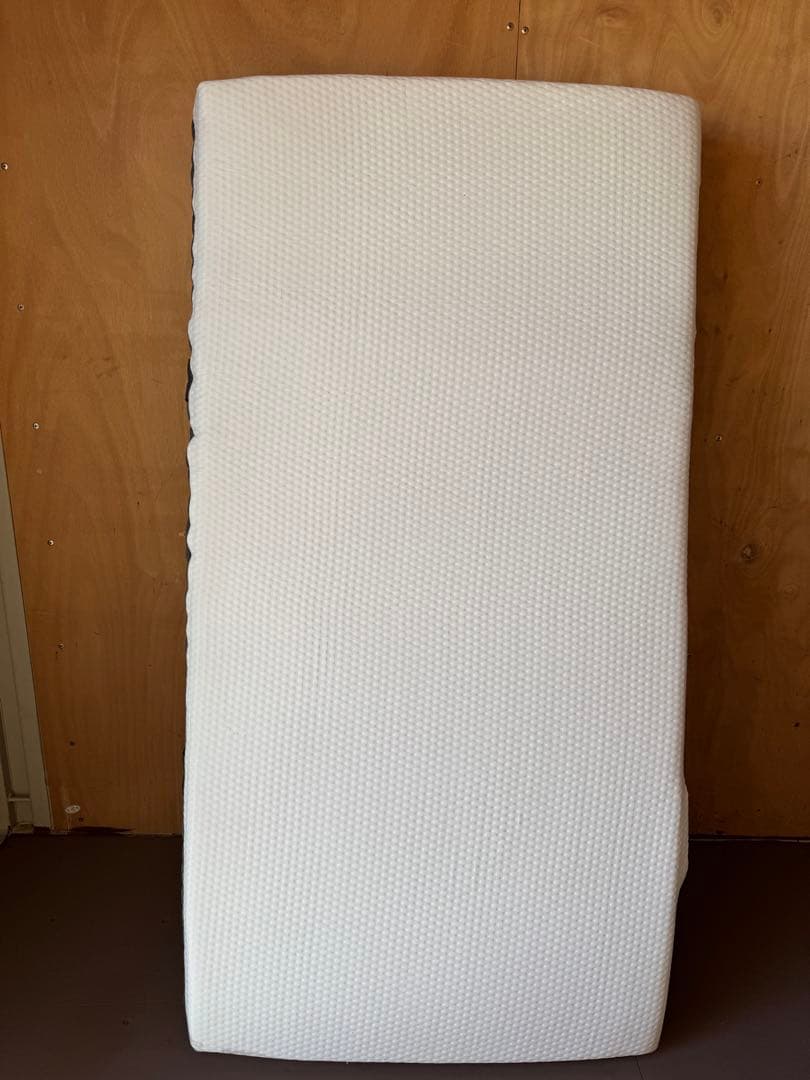 全国送料無料　エマ・ハイブリッドV2 マットレス　使用3ヶ月