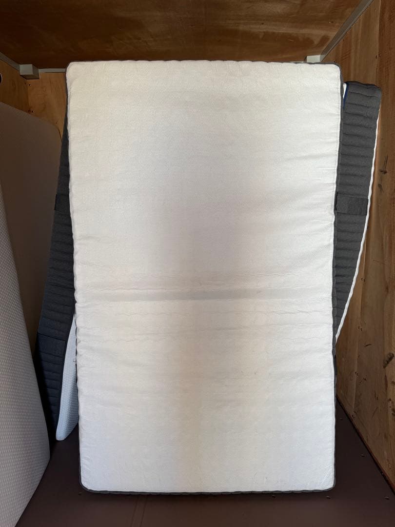 全国送料無料　エマ・ハイブリッドV2 マットレス　使用3ヶ月