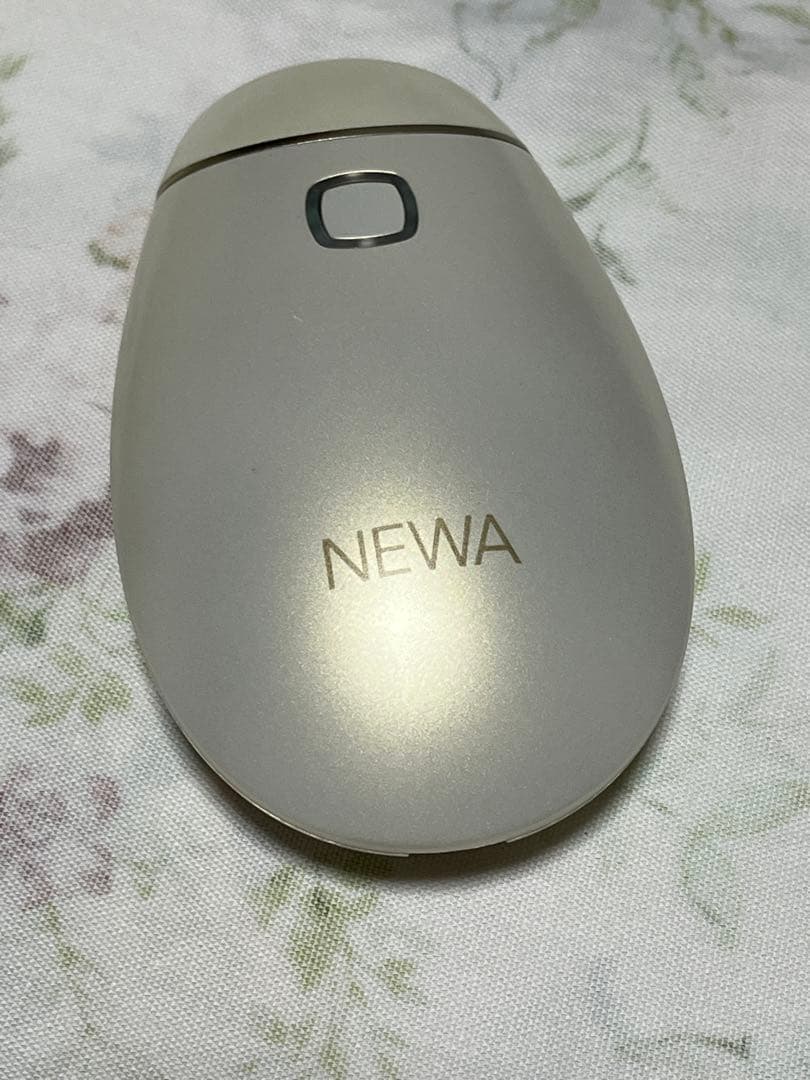 NEWA 美顔器 ゴールド 充電器付き