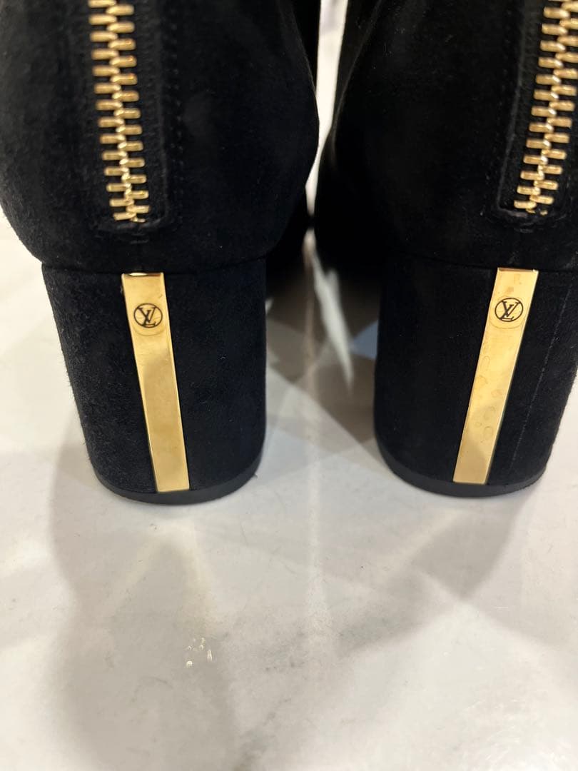 値下げ‼️新年セール【Louis Vuitton ルイ・ヴィトン】黒スエードブーツ