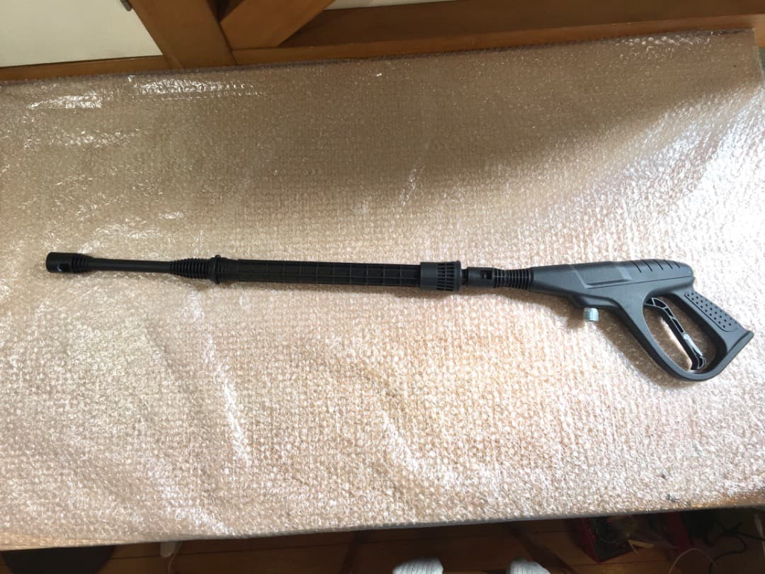 ○アイリスオーヤマ タンク式高圧洗浄機 別売りパーツ付き SBT-512 静音