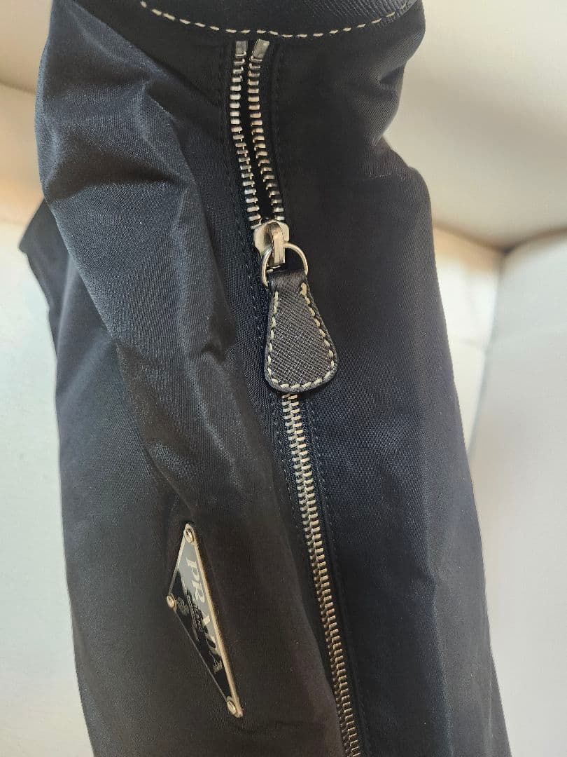 み*の様 プラダ　PRADA 三角プレート　ショルダーバッグ　ナイロン