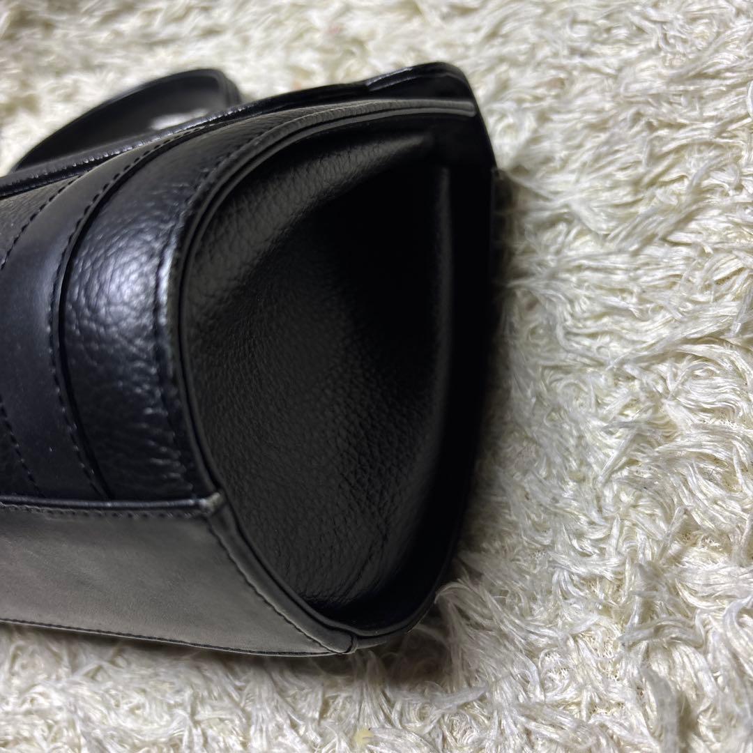 Burberrys フォーマル ハンドバッグ 筒形 ノバチェック 黒 ブラック