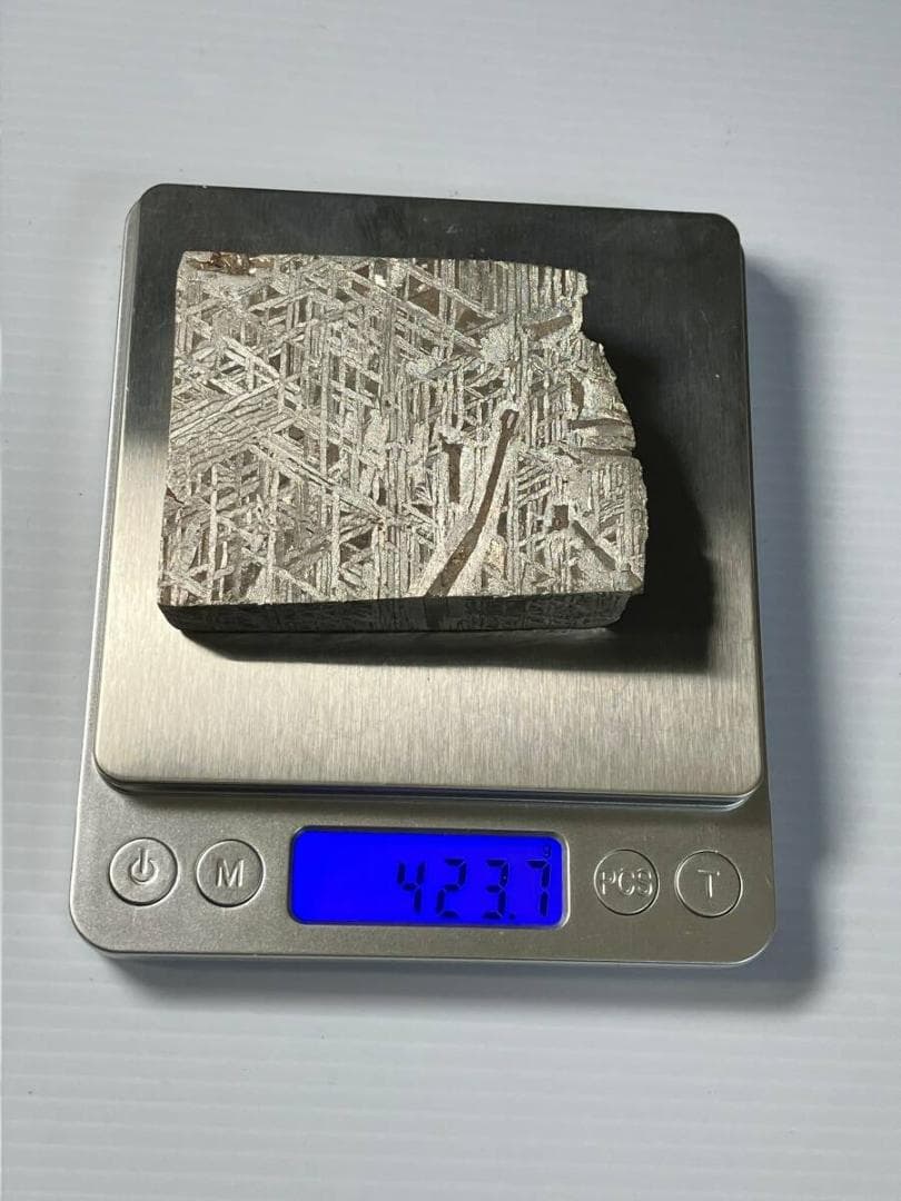※超特大レア アルタイ隕石 本物 423.7g 鉄隕石 原石 断片 破片