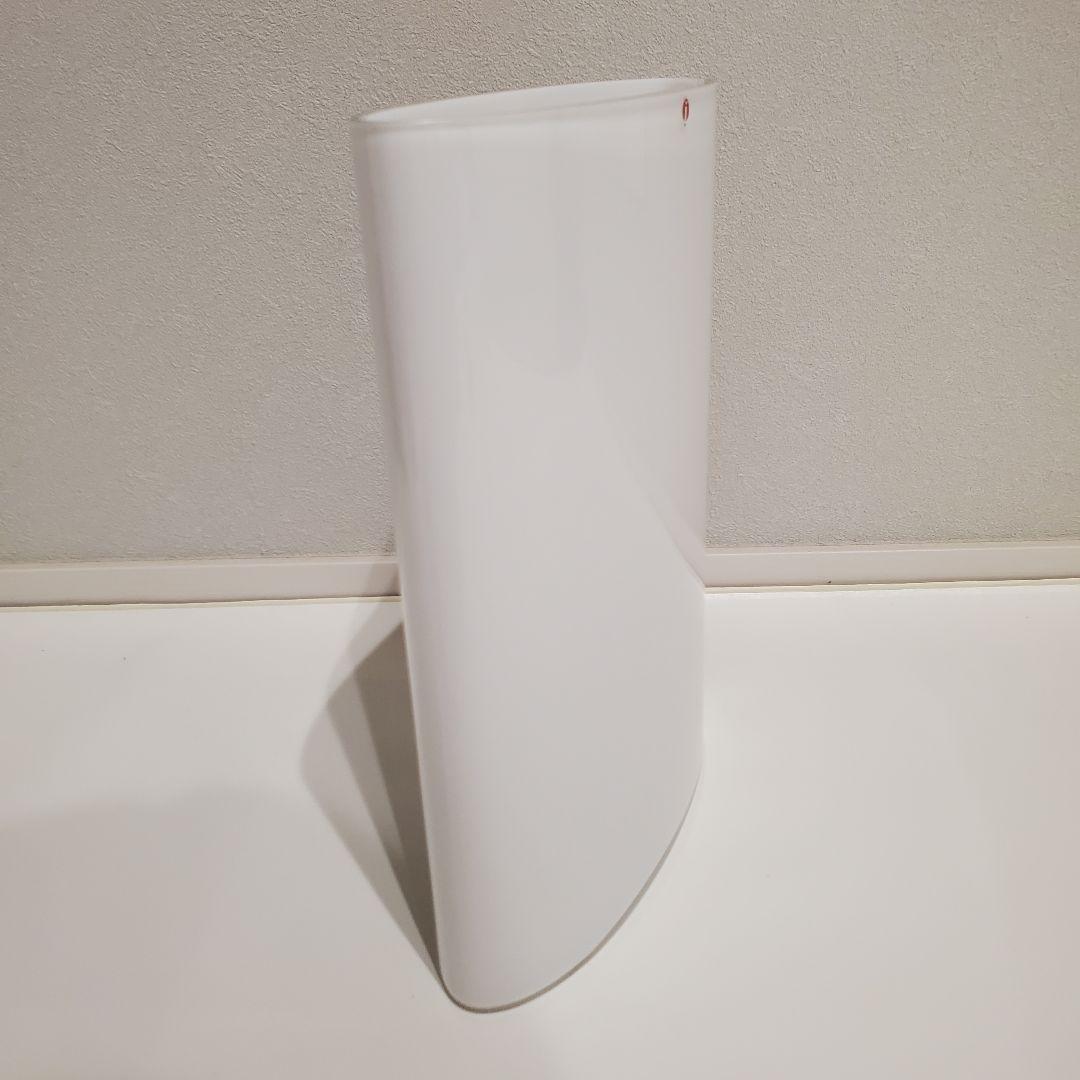 イッタラ  タピオヴィルッカラ オーバルガラスベース ホワイト