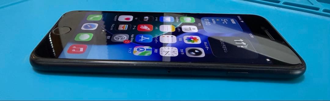 【極美品】iPhoneSE3 128GB SIMフリー バッテリー新品